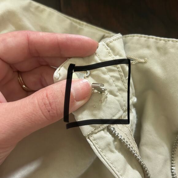 Women's Tommy Hilfiger 100% cotton Khaki Chino Shorts sz 12 Preppy Normcore - Picture 9 of 9